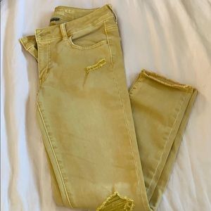 Yellow stretch ankle jean! American Eagle